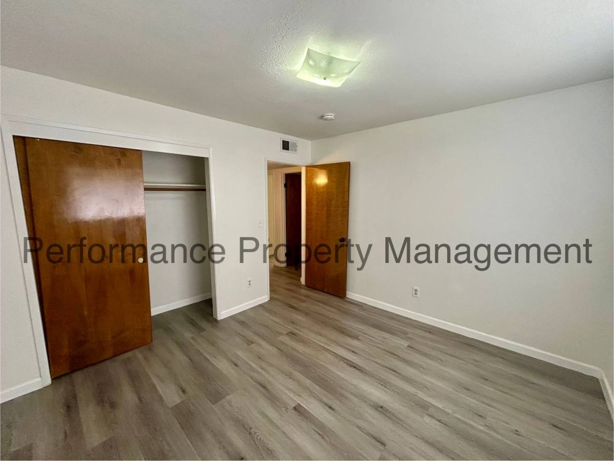 Apartment for rent at 239 W China Grade Loop, Bakersfield, CA 93308