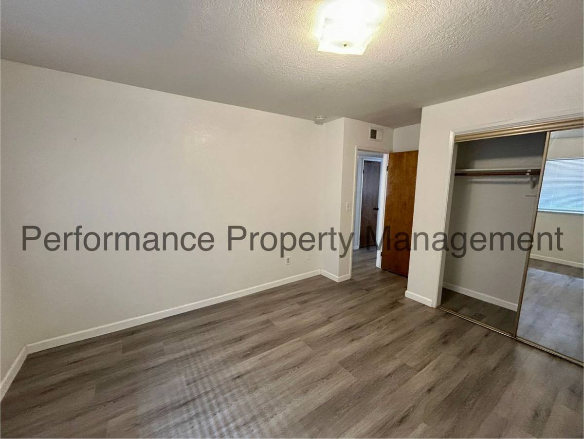 Apartment for rent at 239 W China Grade Loop, Bakersfield, CA 93308