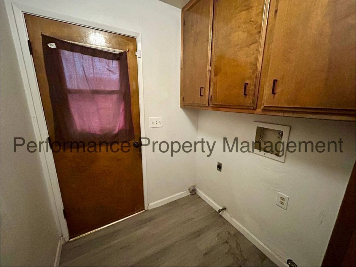 Apartment for rent at 239 W China Grade Loop, Bakersfield, CA 93308
