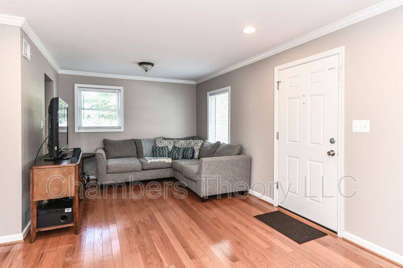 House for rent at 1033 S Edison St, Arlington, VA 22204