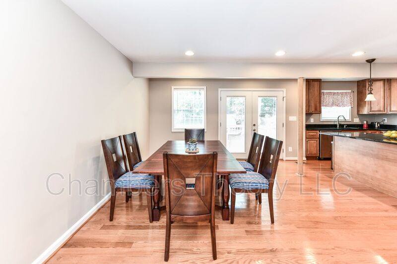 House for rent at 1033 S Edison St, Arlington, VA 22204