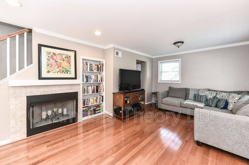 House for rent at 1033 S Edison St, Arlington, VA 22204