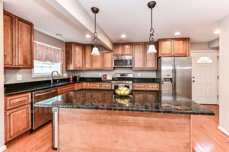 House for rent at 1033 S Edison St, Arlington, VA 22204