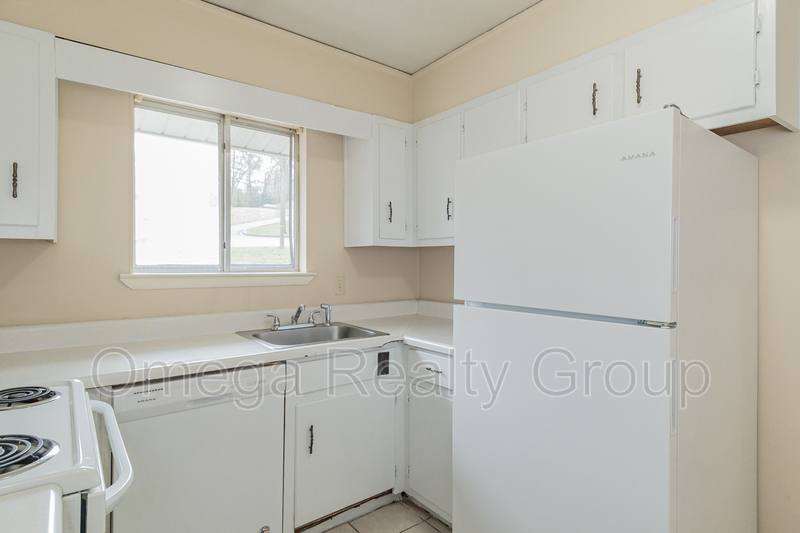 Apartment for rent at 1604 14th Ave E #10, Jasper, AL 35501