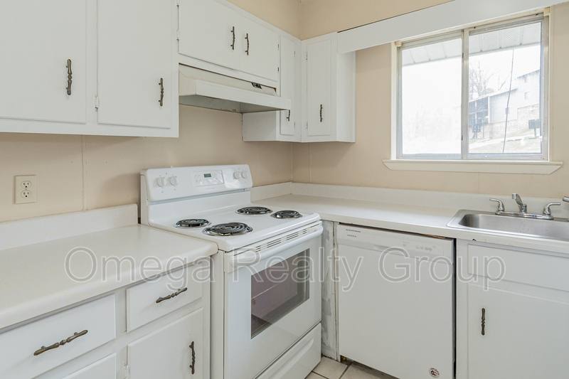 Apartment for rent at 1604 14th Ave E #10, Jasper, AL 35501