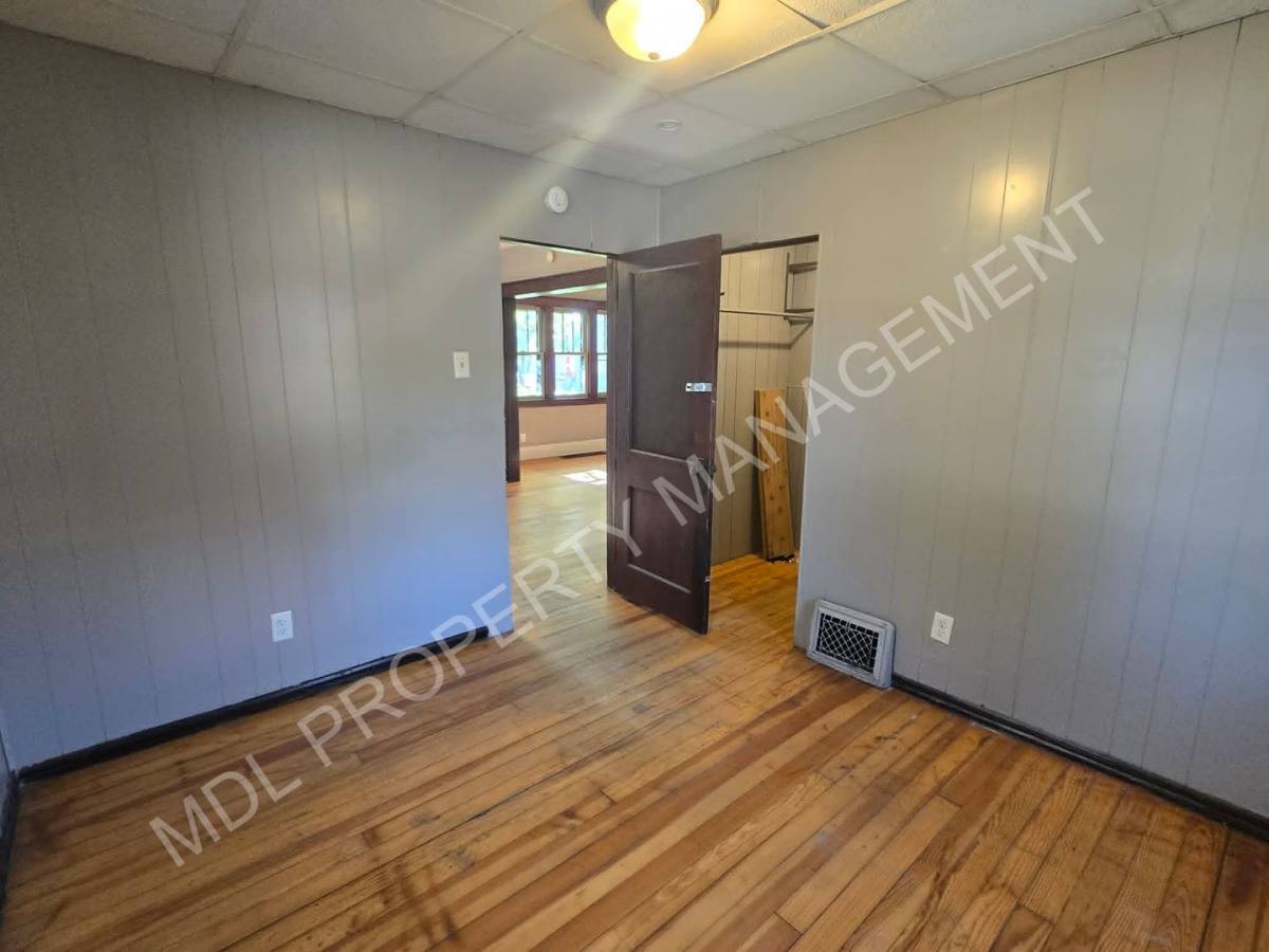 House for rent at 1715 Green St, Saginaw, MI 48602