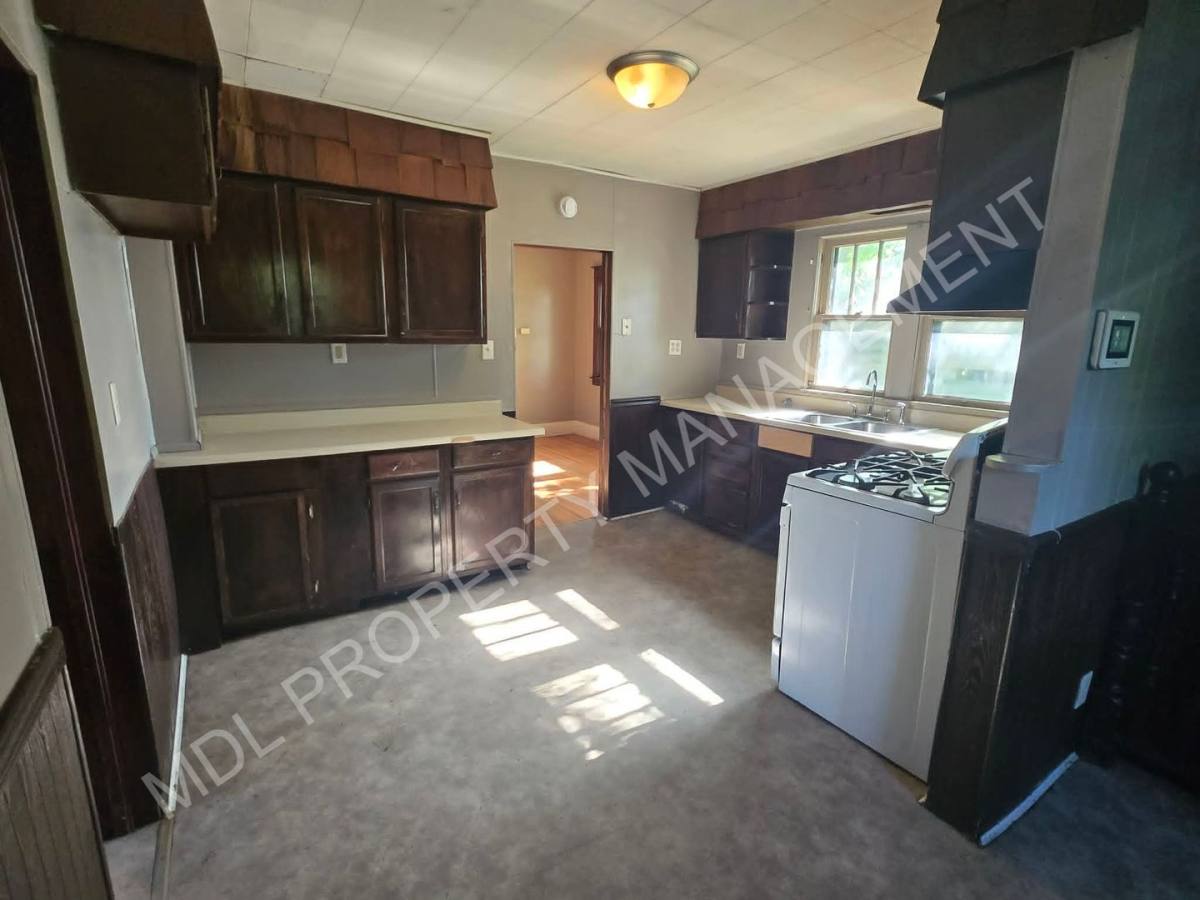 House for rent at 1715 Green St, Saginaw, MI 48602