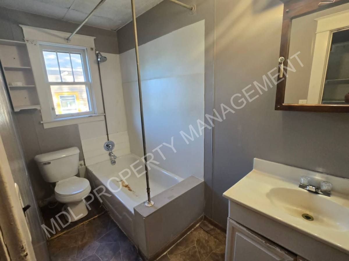 House for rent at 1715 Green St, Saginaw, MI 48602
