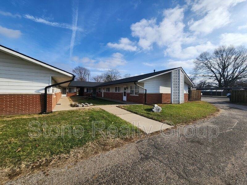 Apartment for rent at 676 Delaware Ave #24, Terre Haute, IN 47804