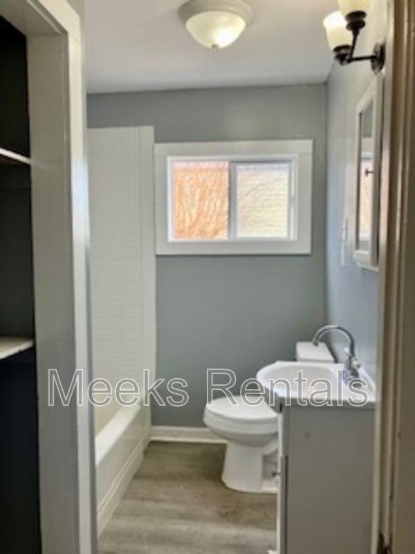 Apartment for rent at 408 1st St #12, Point Pleasant, WV 25550