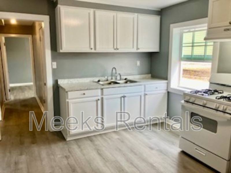 Apartment for rent at 408 1st St #12, Point Pleasant, WV 25550