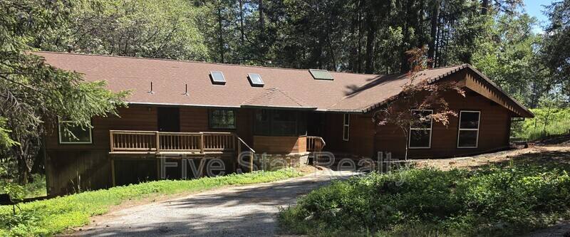 House for rent at 14975 Chattering Pines Rd, Grass Valley, CA 95945