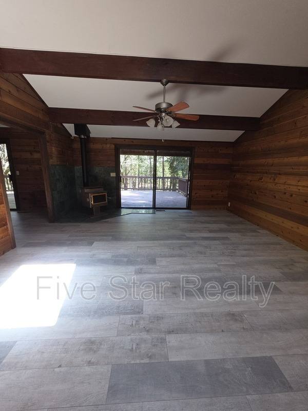 House for rent at 14975 Chattering Pines Rd, Grass Valley, CA 95945