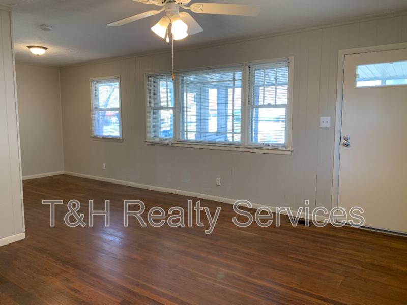House for rent at 1819 Knox St, Indianapolis, IN 46237