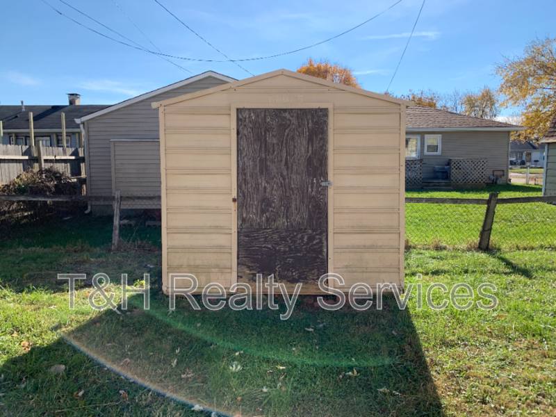 House for rent at 1819 Knox St, Indianapolis, IN 46237