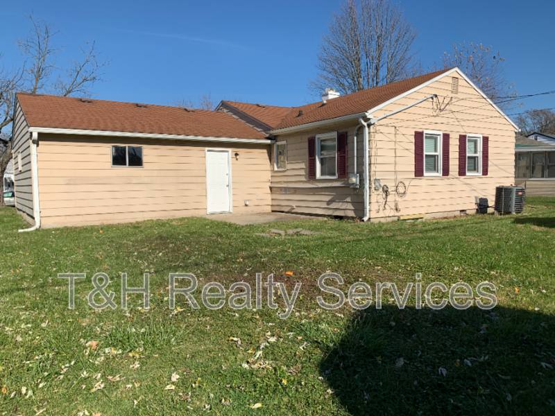 House for rent at 1819 Knox St, Indianapolis, IN 46237