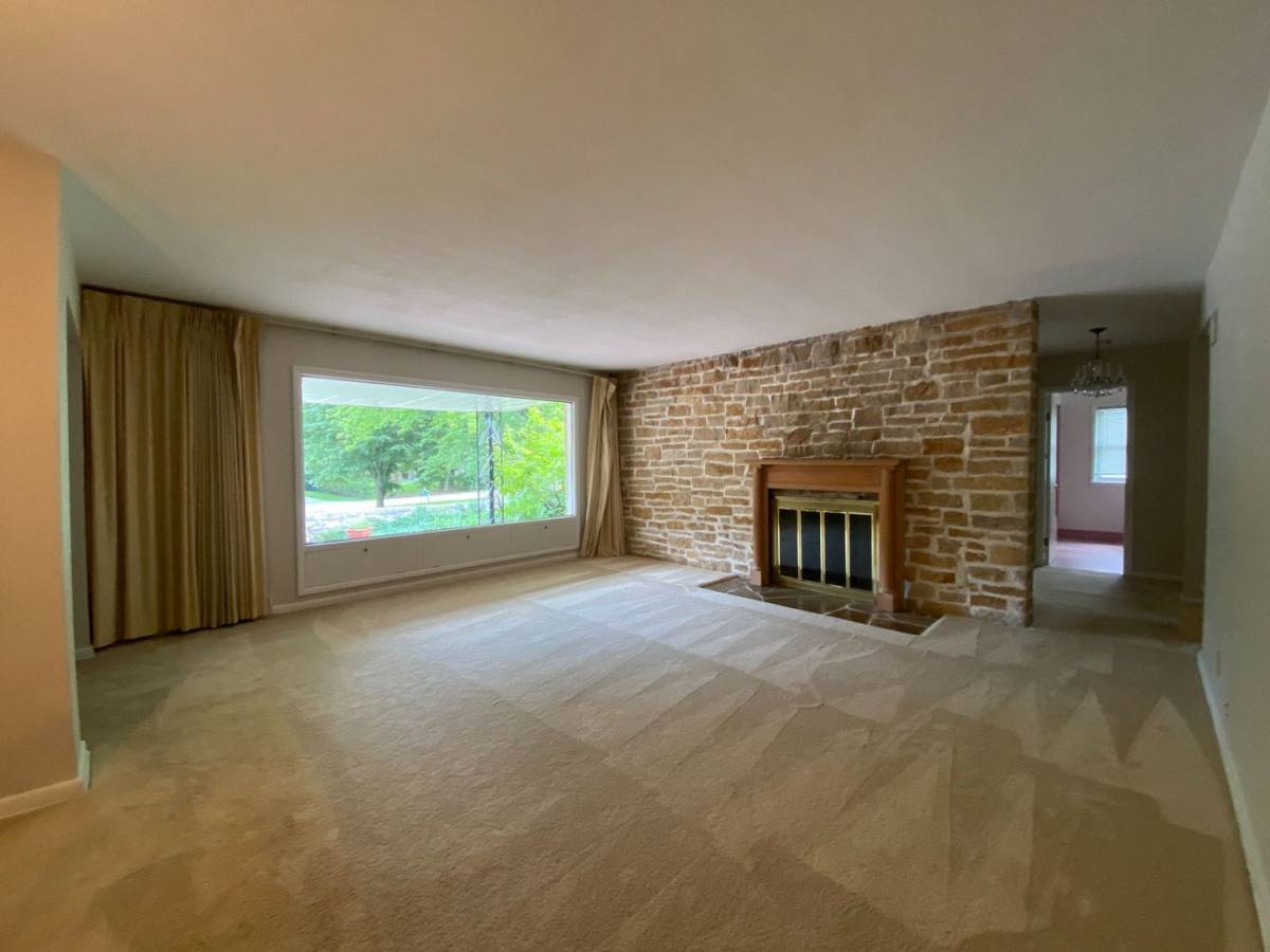 House for rent at 1375 Fairhaven Blvd, Elm Grove, WI 53122