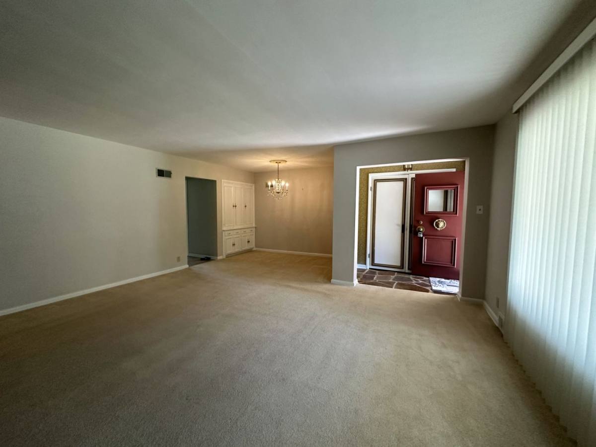 House for rent at 1375 Fairhaven Blvd, Elm Grove, WI 53122