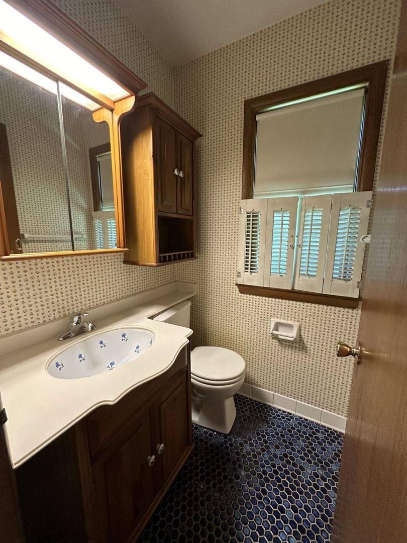 House for rent at 1375 Fairhaven Blvd, Elm Grove, WI 53122