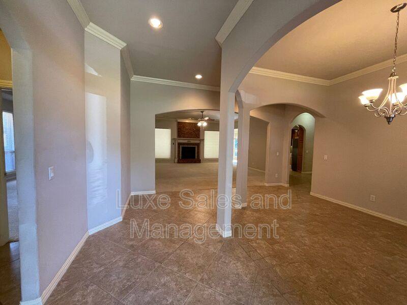 House for rent at 2425 Flint Ridge Rd, Edmond, OK 73003
