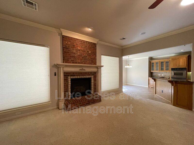 House for rent at 2425 Flint Ridge Rd, Edmond, OK 73003