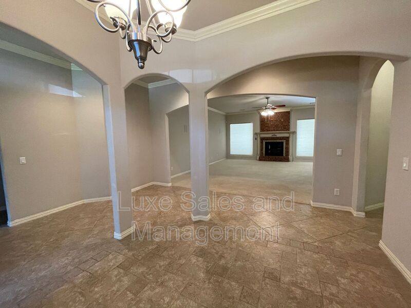 House for rent at 2425 Flint Ridge Rd, Edmond, OK 73003