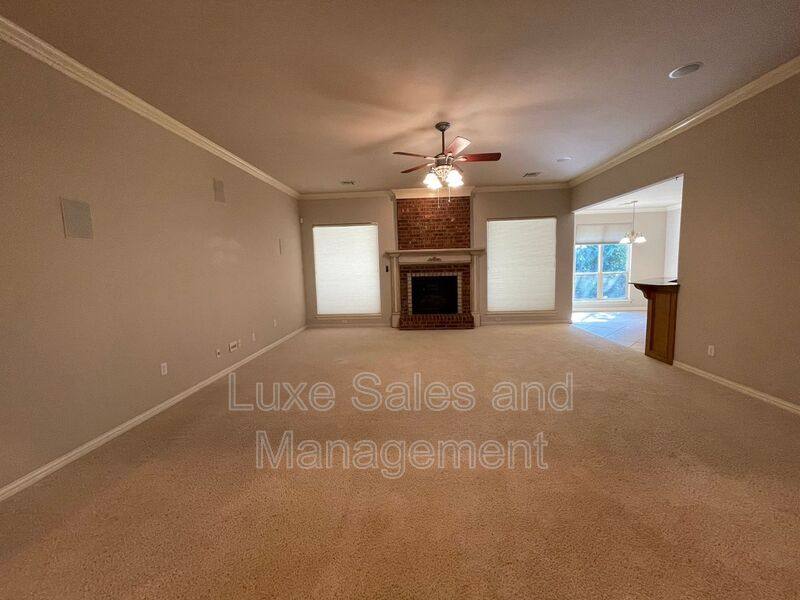 House for rent at 2425 Flint Ridge Rd, Edmond, OK 73003