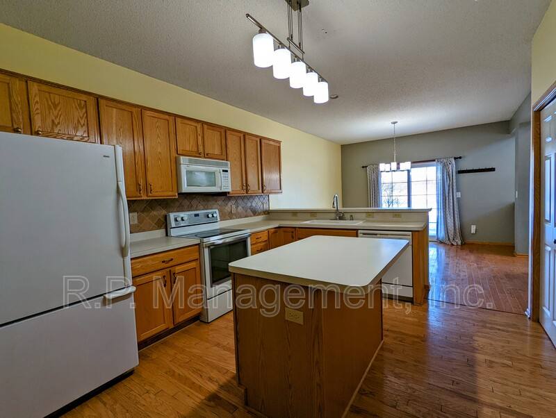 Townhouse for rent at 1909 Bluestem Lane, Saint Paul, MN 55126