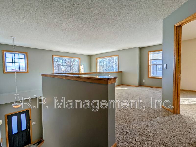 Townhouse for rent at 1909 Bluestem Lane, Saint Paul, MN 55126