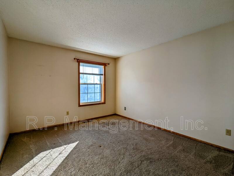 Townhouse for rent at 1909 Bluestem Lane, Saint Paul, MN 55126