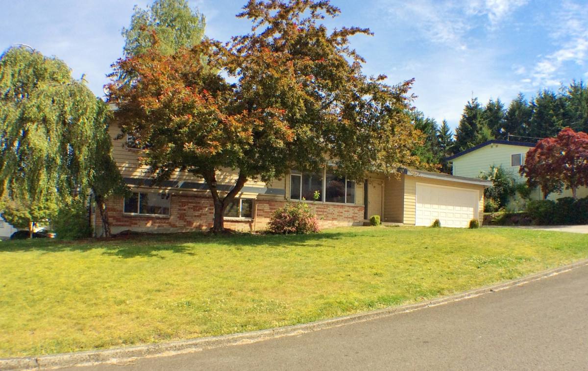 House for rent at 15220 NE 3rd Place, Bellevue, WA 98007