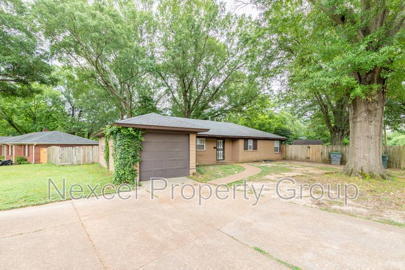 House for rent at 376 N Graham St, Memphis, TN 38117