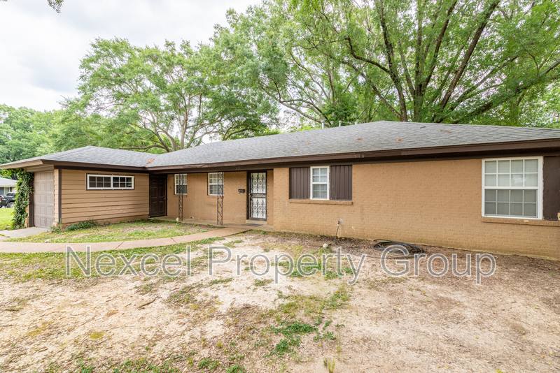 House for rent at 376 N Graham St, Memphis, TN 38117