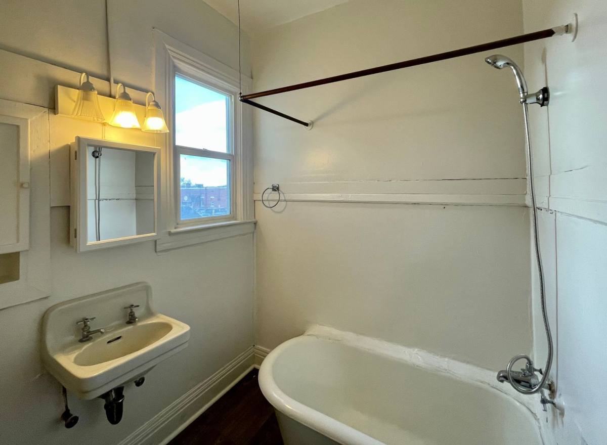 Apartment for rent at 1101 W Maxwell Ave, Spokane, WA 99201