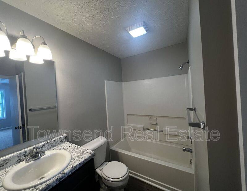 Apartment for rent at 1409D Ireland Dr, Fayetteville, NC 28304