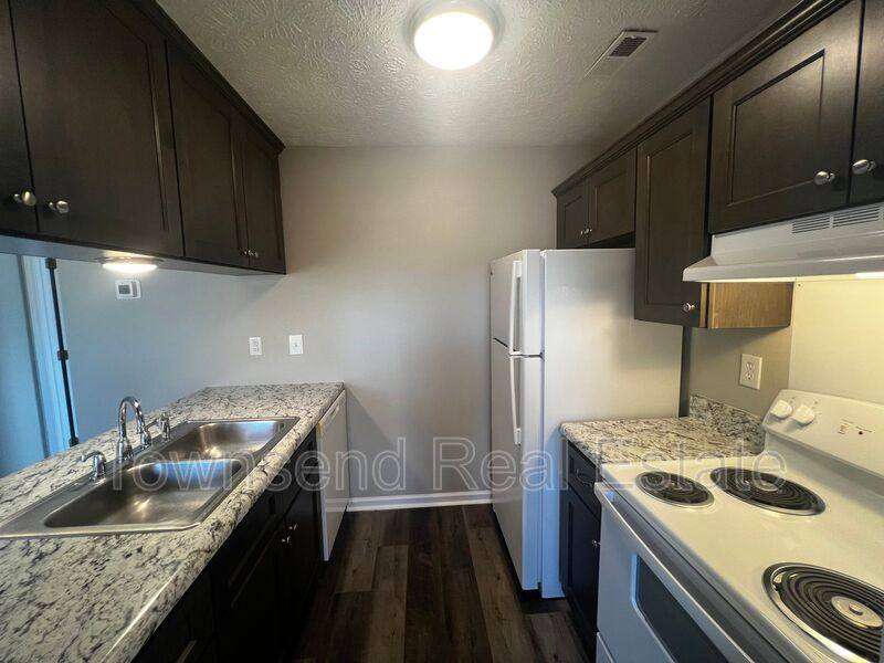 Apartment for rent at 1409D Ireland Dr, Fayetteville, NC 28304