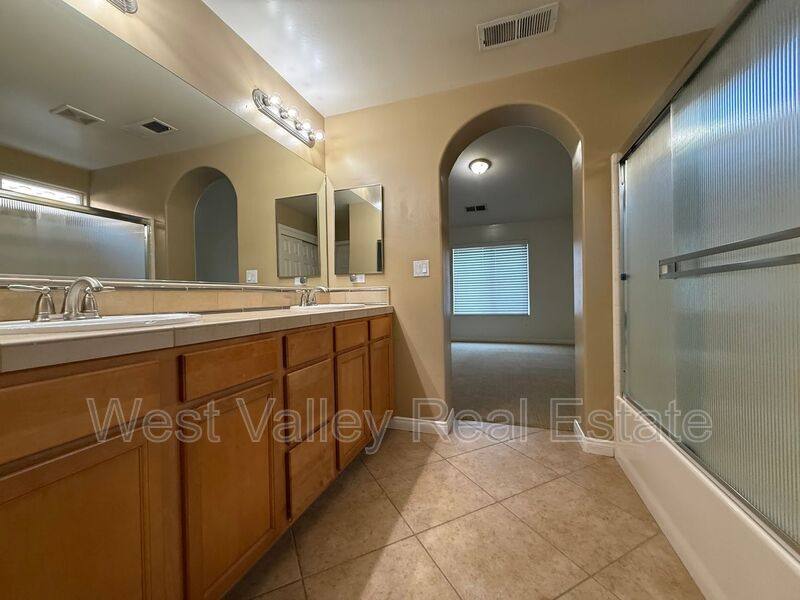House for rent at 13616 Scafell Pike St, Bakersfield, CA 93314