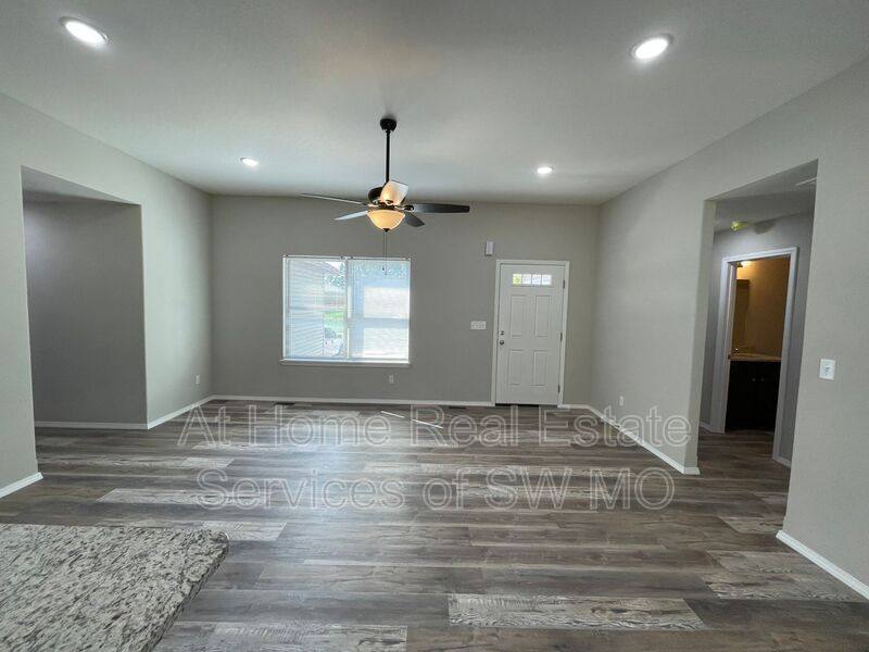 House for rent at 3921 W Linwood, Springfield, MO 65807