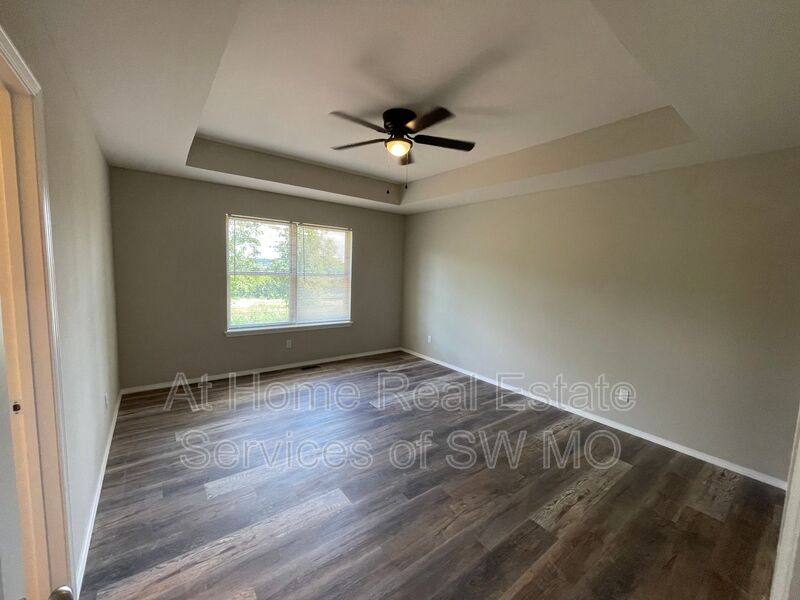 House for rent at 3921 W Linwood, Springfield, MO 65807