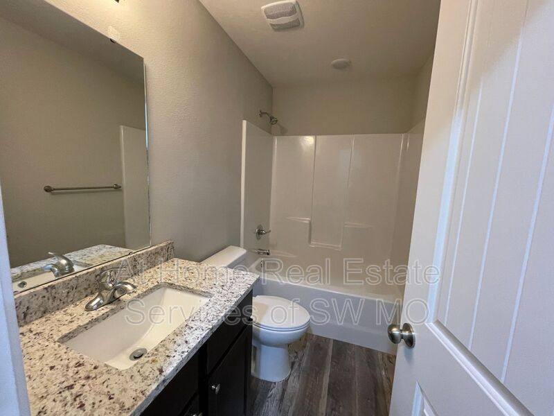 House for rent at 3921 W Linwood, Springfield, MO 65807