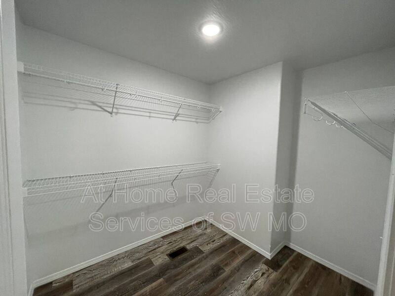 House for rent at 3921 W Linwood, Springfield, MO 65807
