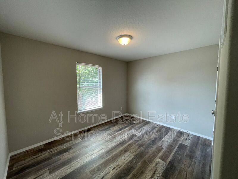 House for rent at 3921 W Linwood, Springfield, MO 65807