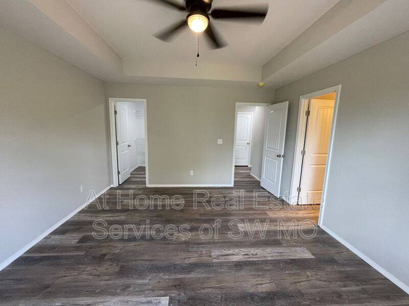 House for rent at 3921 W Linwood, Springfield, MO 65807