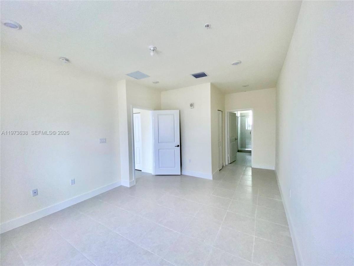 Apartment for rent at 6453 NW 102 Path #304, Miami, FL 33178
