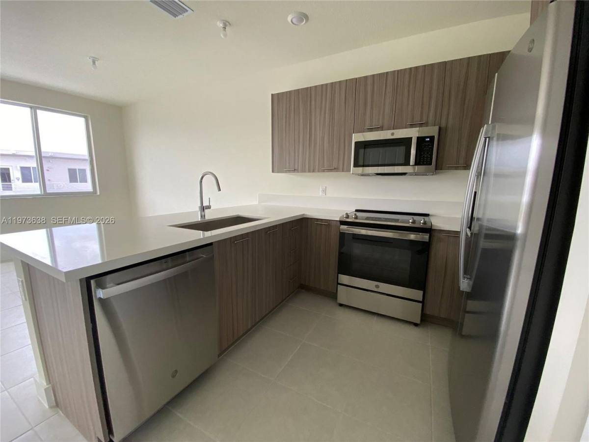 Apartment for rent at 6453 NW 102 Path #304, Miami, FL 33178