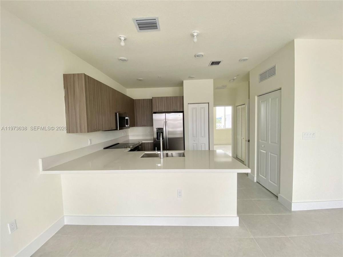 Apartment for rent at 6453 NW 102 Path #304, Miami, FL 33178