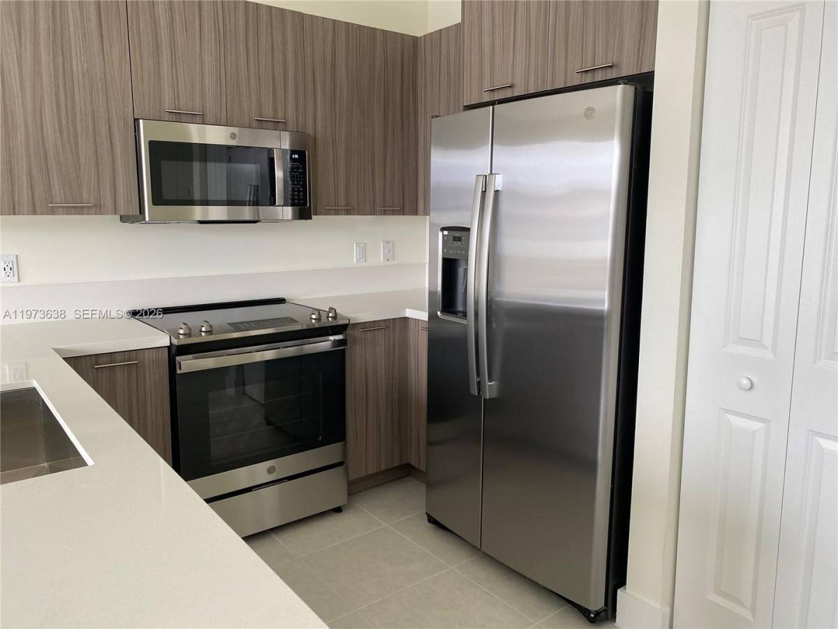 Apartment for rent at 6453 NW 102 Path #304, Miami, FL 33178