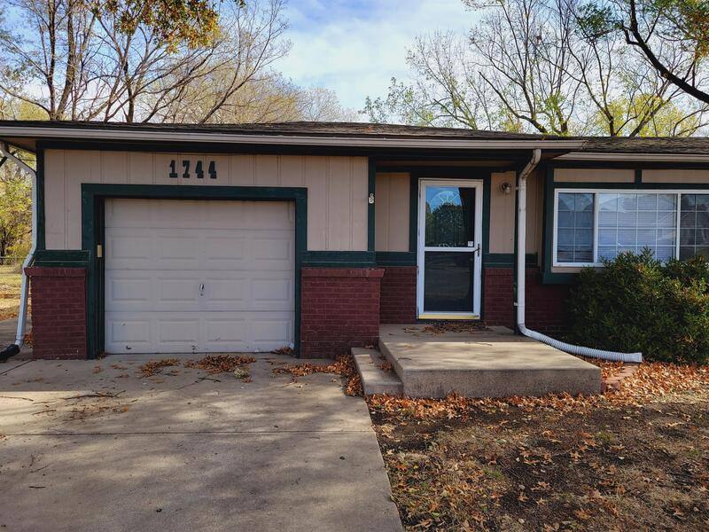 House for rent at 1744 S Lark Lane, Wichita, KS 67209