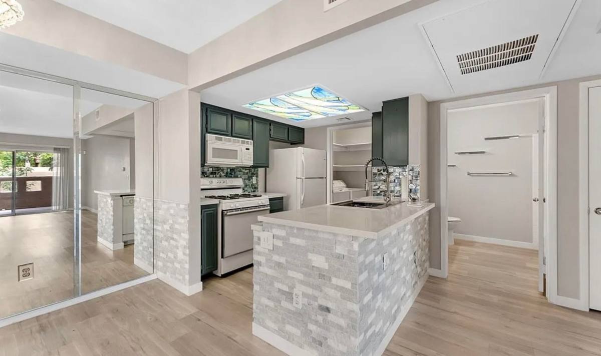 Condo for rent at 1900 Tierra Vista Dr, Las Vegas, NV 89128