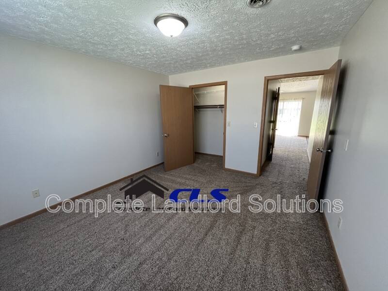 Apartment for rent at 563 Farrington St, Terre Haute, IN 47807